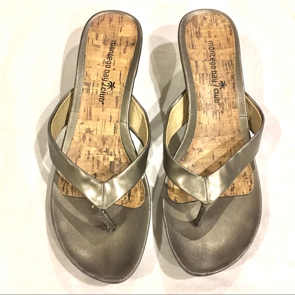 🌟 3 for $15 🌟 Pewter Wedge Sandals. EUC